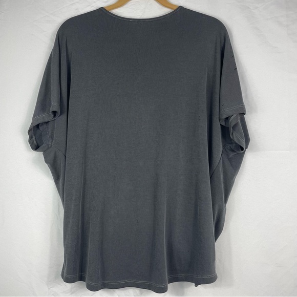 Umgee Short Sleeve V Neck Top - Picture 4 of 9